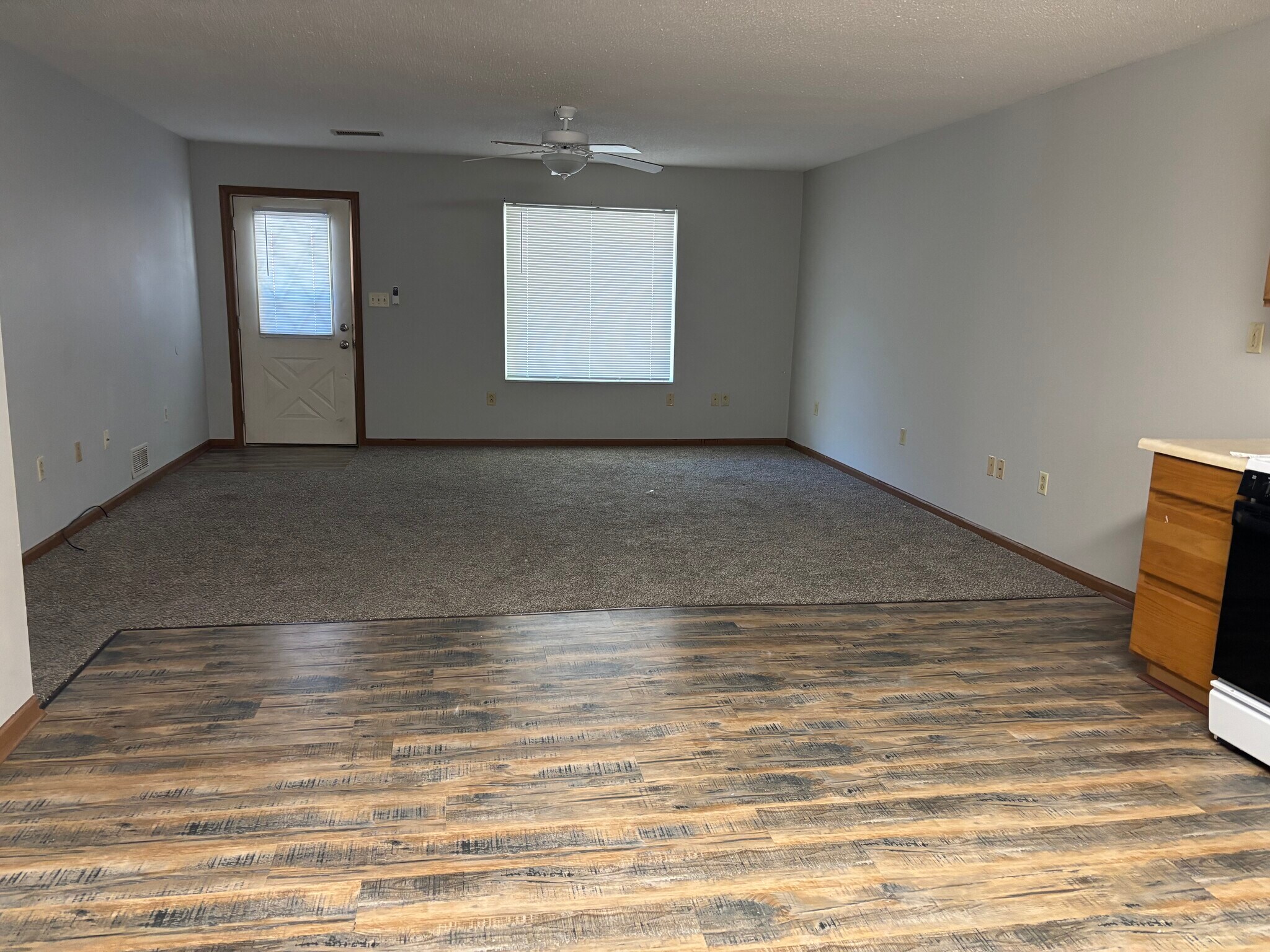 Building Photo - 4937 N River Rd