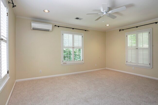 Building Photo - 9 Pine Forest Cir