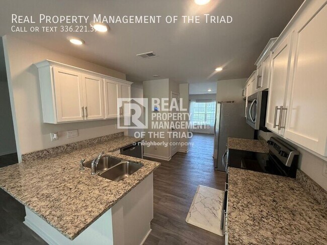 Building Photo - 407 Gulliver Ct
