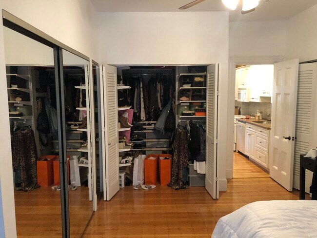 Building Photo - 918 Beacon St