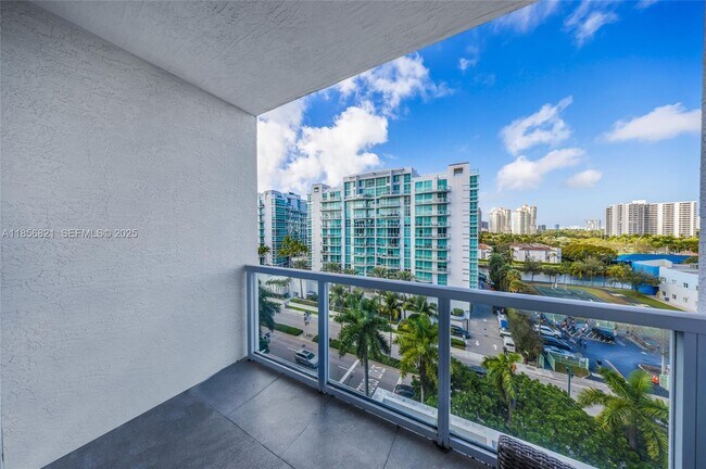 Building Photo - 3030 NE 188th St