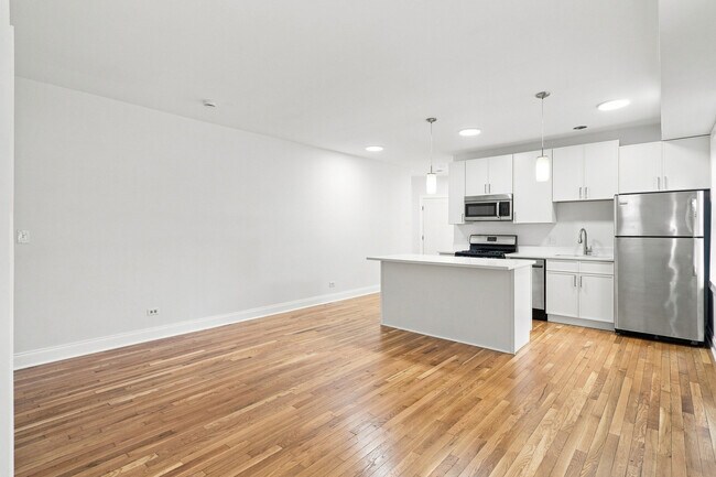 Building Photo - 3729 N Elston Ave