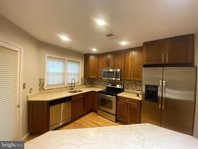 Building Photo - 11202 Beaver Trail Ct