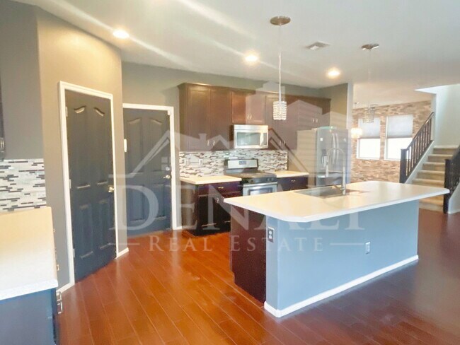 Building Photo - 51 S 57th Pl
