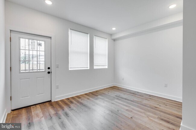 Building Photo - 2528 N 11th St