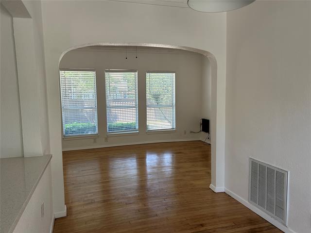 Building Photo - 5305 Reiger Ave