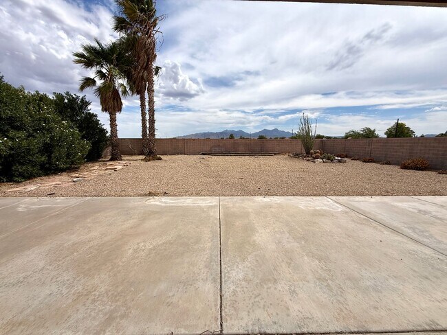 Building Photo - 2116 Roy Rogers Way
