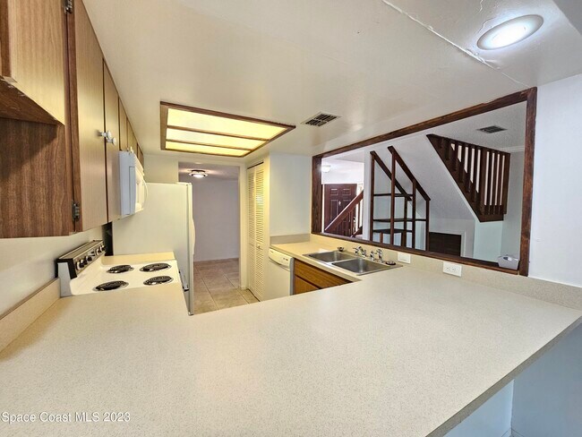 Building Photo - 8779 Cocoa Ct