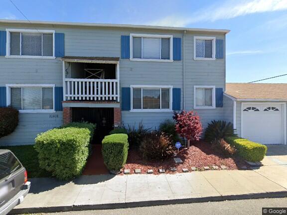 1 available unit in quiet four-plex Each unit has washer/dryer and garage - 10508 Graffian St