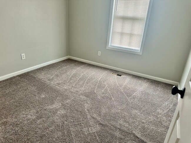 Building Photo - Villa Rica Rental
