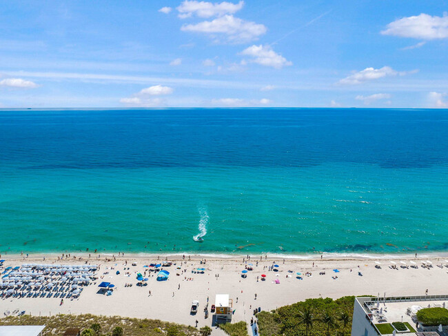 Building Photo - 4111 S Ocean Dr