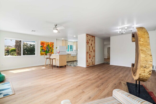 Building Photo - 117 Aliso Dr