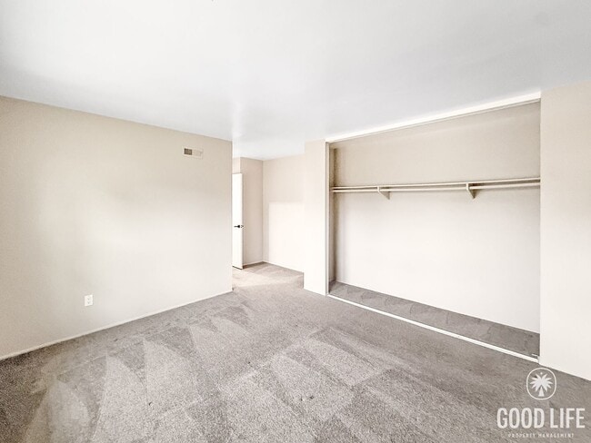 Building Photo - Updated 4B 2BA Home in Paradise Hills w/ Solar and Turf!