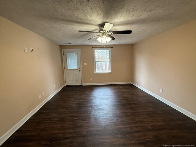 Building Photo - 3272 Dorian Rd