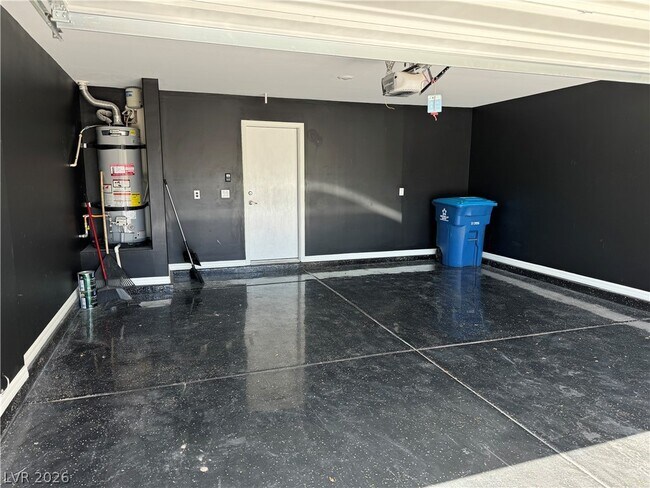 Building Photo - 4929 Finca St