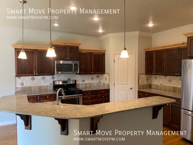 Building Photo - 687 W Laughton Dr