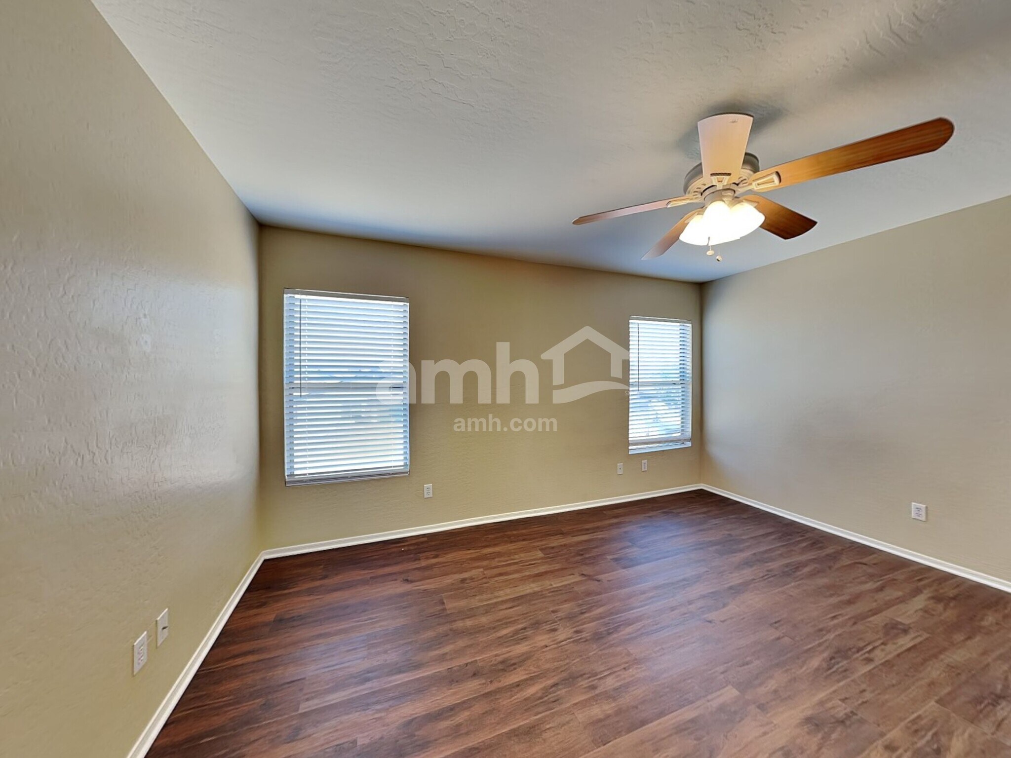 Building Photo - 12334 W Columbine Dr