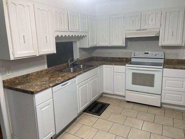 Building Photo - 1204 Gale Dr