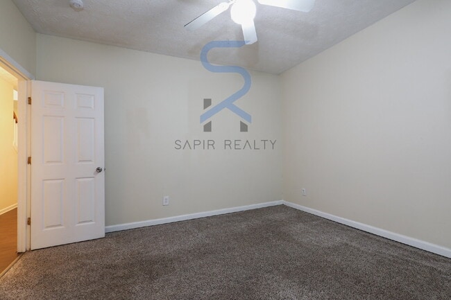 Building Photo - 790 Celeste Ln