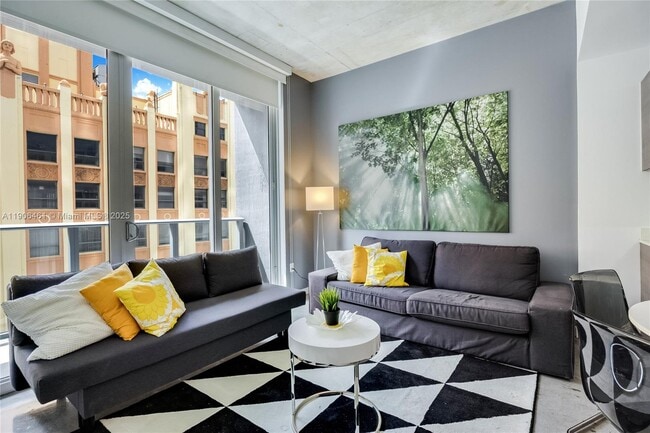 Building Photo - 151 SE 1st St