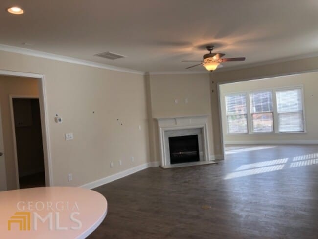 Building Photo - 128 Stamford Ave