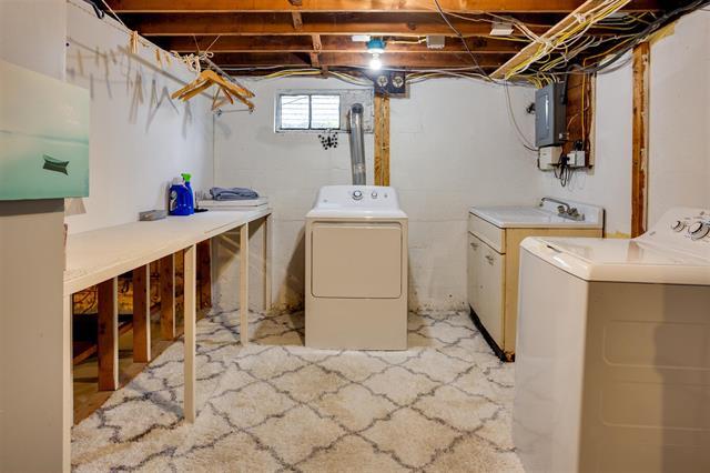 Building Photo - 167 Loomis St