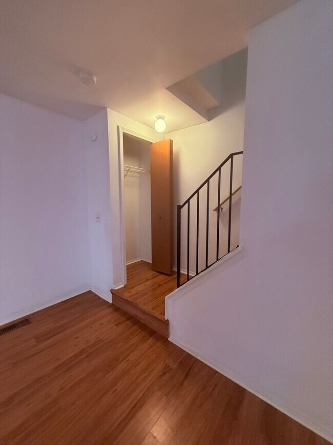 Building Photo - 3025 Forest Creek Ct