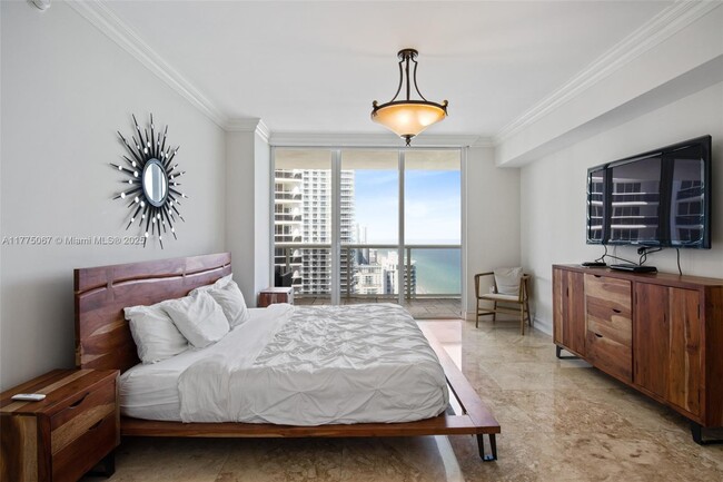 Building Photo - 1830 S Ocean Dr
