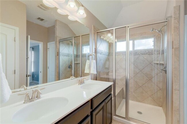 Building Photo - 113 Checkerspot Ct