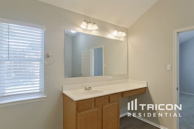 Building Photo - 405 Fireberry Dr