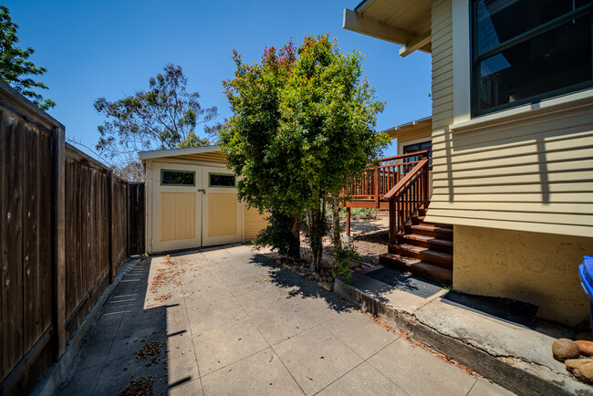 Building Photo - 3924 Alameda Pl
