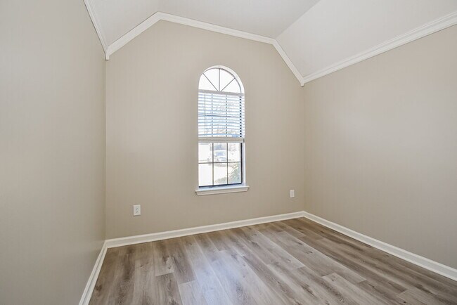 Building Photo - 6759 Valerie Dr