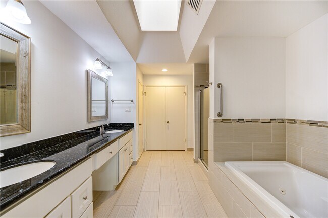 Building Photo - 12625 Memorial Dr