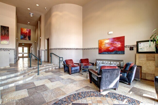 Building Photo - 17 W Vernon Ave