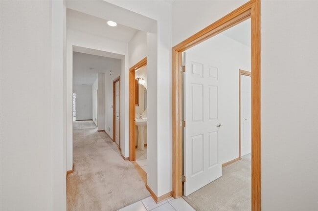 Building Photo - 5221 Village Run Ave