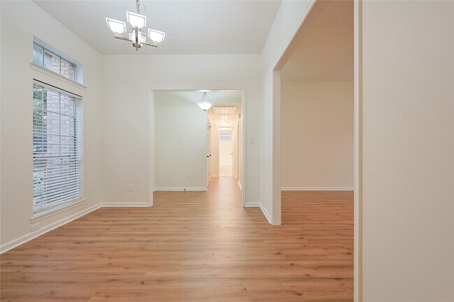 Building Photo - 2109 Eastlands St