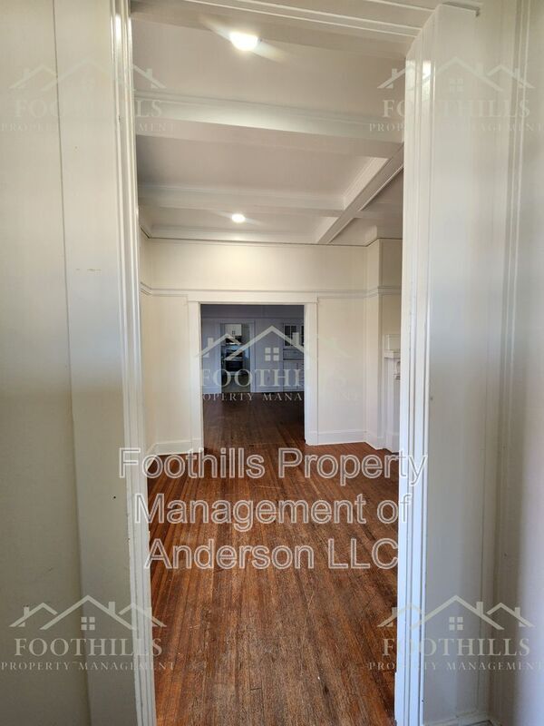 Building Photo - 306 E Calhoun St