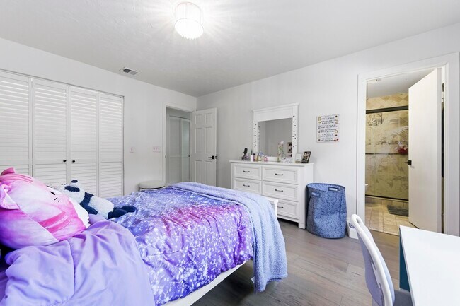 Building Photo - 12863 159th Ct N