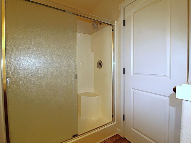 Building Photo - Charming 3-Bedroom Home in NE Bend – Close...
