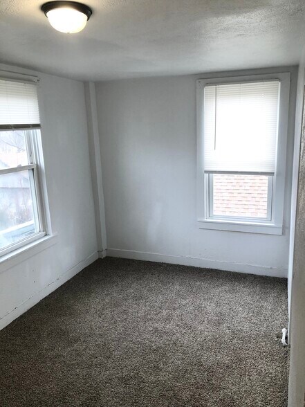 Building Photo - 713 E Michigan St