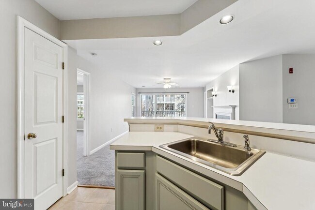 Building Photo - 13117 Millhaven Pl