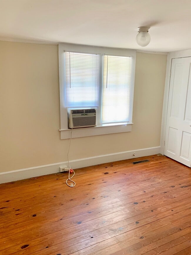 Building Photo - 179 Park Ave