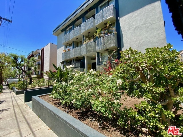 Building Photo - 2065 Rodney Dr