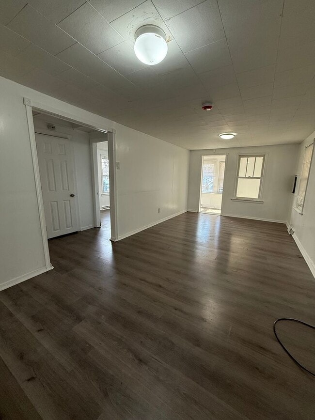 Building Photo - 15 Deming Ave