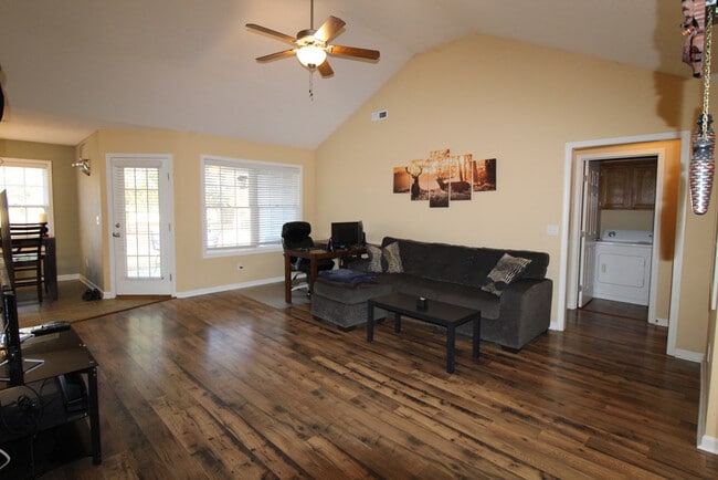 Building Photo - 2160 Waterwheel Dr