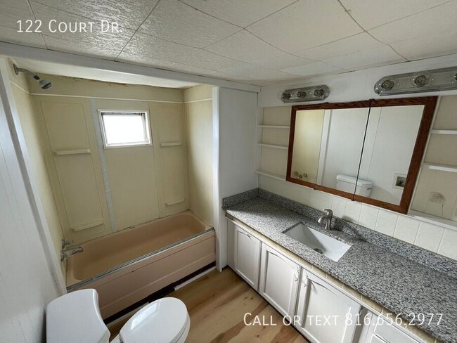 Building Photo - 122 Court Dr