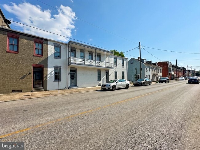 Building Photo - 408 W Princess St