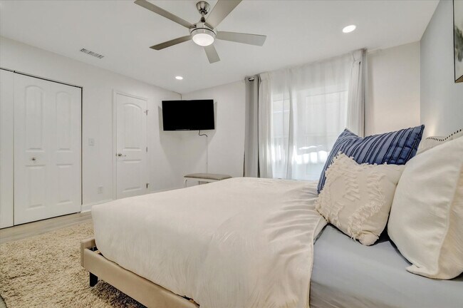 Building Photo - 10 Gulf Blvd