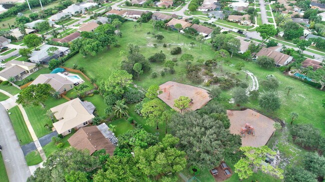 Building Photo - 17414 Spring Tree Ln