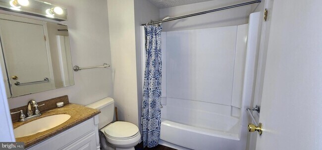 Building Photo - 4 Big Stone Ct